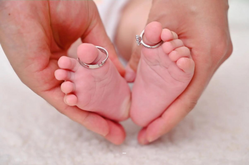 牡丹江宝宝脸上长黑点